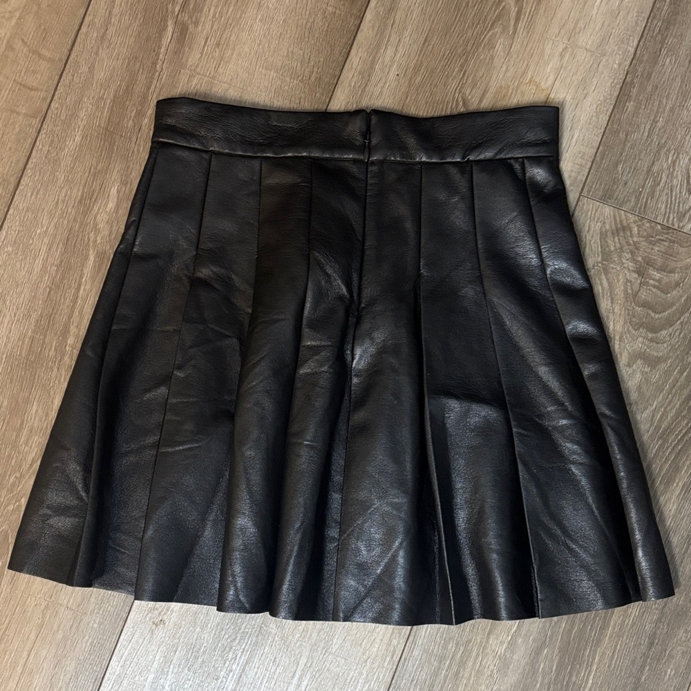 Aritzia Sunday Best Black Vegan Leather Pleated Skater Skirt - Picture 7 of 11